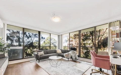 City Oasis - Terrific Location & District Views! - Hotel Gold Coast 0