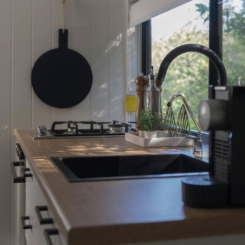 Dark Moon Tiny - Hotel Gold Coast 2