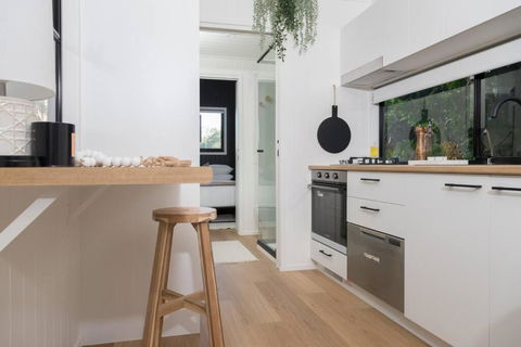 Dark Moon Tiny - Hotel Gold Coast 1