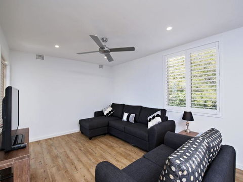 Del Rae Unit 18 25 Shoal Bay Road - Hotel Gold Coast 2