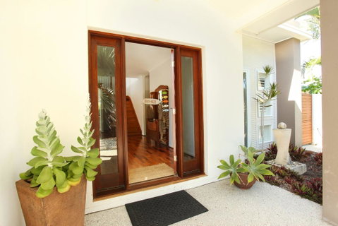 3 Bauhinia Crescent Marcoola - PET FRIENDLY, LINEN SUPPLIED, 500 BOND - Hotel Gold Coast 1