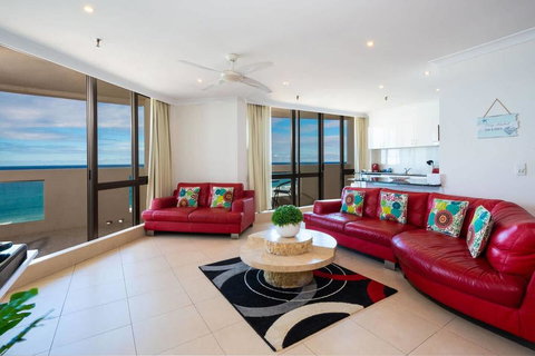 3 Bedroom Apartment - Panoramic Ocean Views - Hotel Gold Coast 3