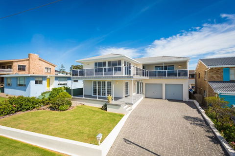 31 McMillan Crescent - Hotel Gold Coast 1