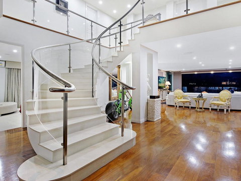 4.5 Million Dollar Dream Mansion In Surfers Paradise - Hotel Gold Coast 2