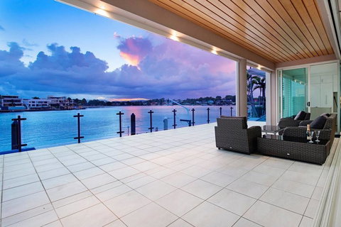 4.5 Million Dollar Surfers Paradise Dream Mansion - Hotel Gold Coast 3