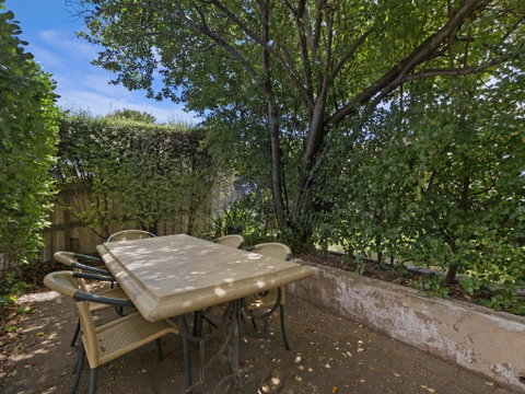 40 Campbell - Hotel Gold Coast 1