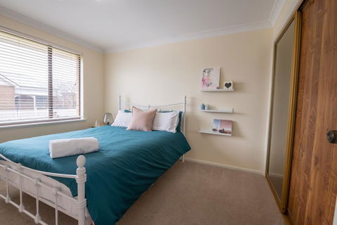 42 Rosemary Lane - Central Orange - Spacious Family Home - Quiet Lane - Hotel Gold Coast 2