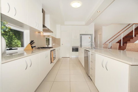 60 Beachway Parade, Marcoola, 500 BOND, Linen Supplied - Hotel Gold Coast 3