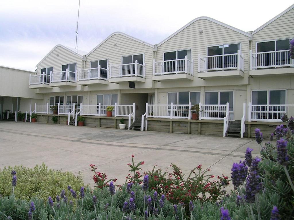 Skenes Creek North VIC Hotel Gold Coast