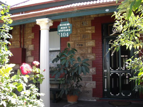 A Miner's Rest - Hotel Gold Coast 2