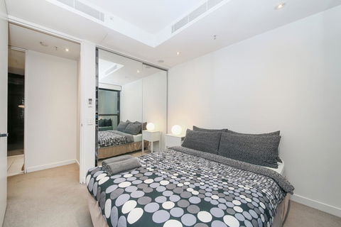 A Modern 2BR Apt Near Federation Square - Hotel Gold Coast 3