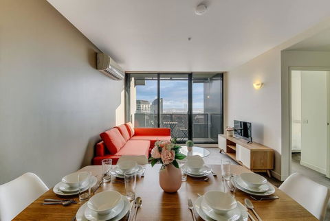 A Modern 2BR CBD Apt, City Views, FREE Parking - Hotel Gold Coast 3