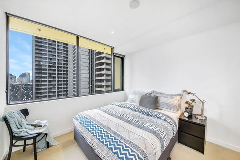 A Stylish 2BR CBD Apt With Beautiful City Views - Hotel Gold Coast 3