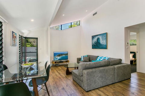 A SWEET ESCAPE - At The Beach - Hotel Gold Coast 3