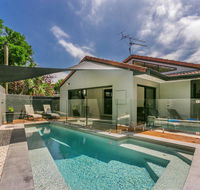 A SWEET ESCAPE - At the Beach - Hotel Gold Coast