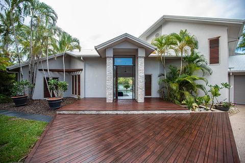 Absolute Lakefront - Port Douglas - Hotel Gold Coast 2