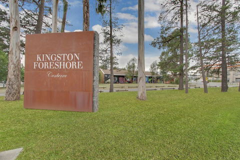 Accommodate Canberra Waygoose Street - Hotel Gold Coast 0