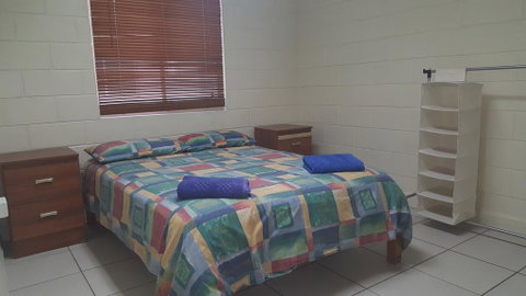 Accommodation @ Isa - Hotel Gold Coast 1