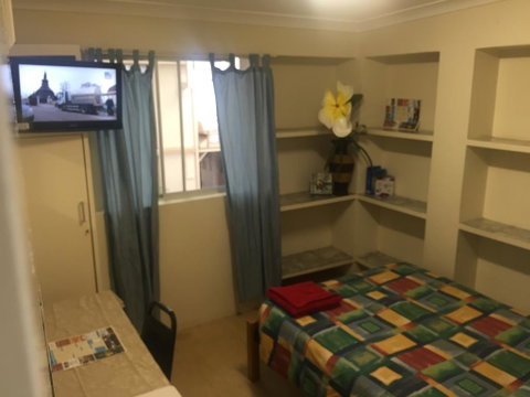 Accommodation @ Isa - Hotel Gold Coast 2