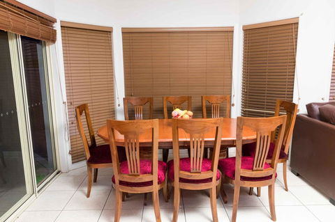 Accommodation At Melbourne - Hotel Gold Coast 3