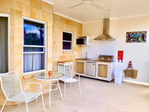Accommodation Creek Cottages & Sundown View Suites - Hotel Gold Coast 2