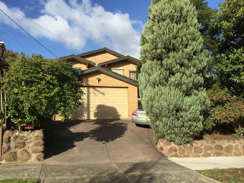 ADA Homestay - Hotel Gold Coast 0