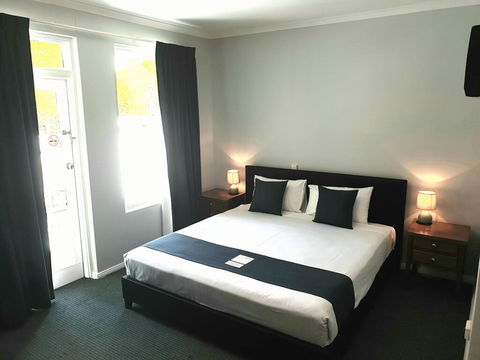 Adelaide Pulteney Motel - Hotel Gold Coast 1