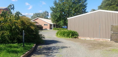 Dixiglen Farm - Hotel Gold Coast 2