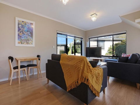 Eagle Heights Holiday Units - Hotel Gold Coast 2