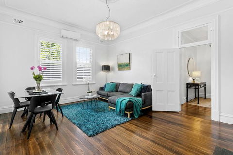 EDW19 - Stylish 2-Bed, 2-Bath Townhose In Drummoyne - Hotel Gold Coast 3