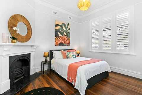 EDW19 - Stylish 2-Bed, 2-Bath Townhose In Drummoyne - Hotel Gold Coast 4