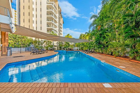 Esplanade Escapade - Modern Living & Resort Ease - Hotel Gold Coast 2