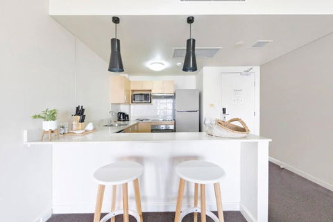 Esplanade Escapade - Modern Living & Resort Ease - Hotel Gold Coast 3