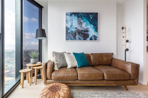 Elevated City Style With A Stunning Outdoor Pool - Hotel Gold Coast 3