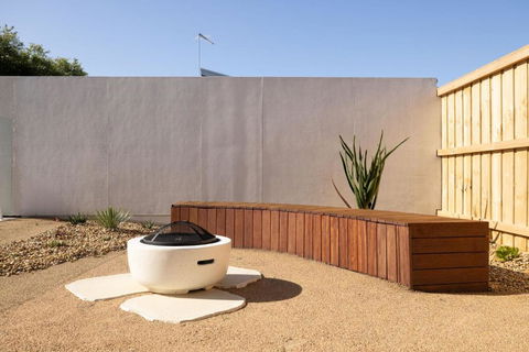 Ella Phillip Island - Hotel Gold Coast 2