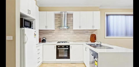 Ensuite Private Bath Toilet City Airport - Hotel Gold Coast 0