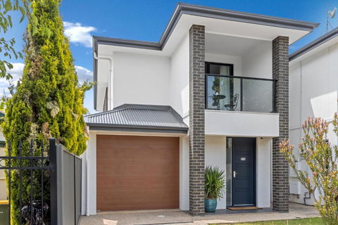 Entire 2 Storey Home In Tranmere - Hotel Gold Coast 0