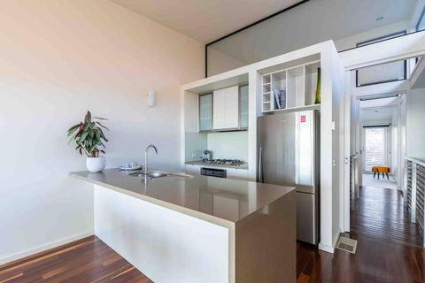 Escape@villamanta Long+short Stays Geelong CBD - Hotel Gold Coast 2