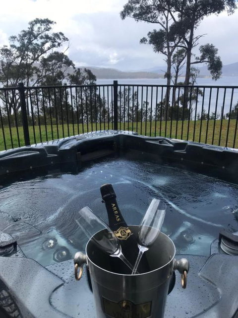 Fairwinds Tasmania - Hotel Gold Coast 1