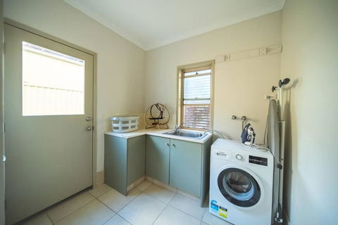 Family Friendly Funhouse Close To All Theme Parks - Hotel Gold Coast 3