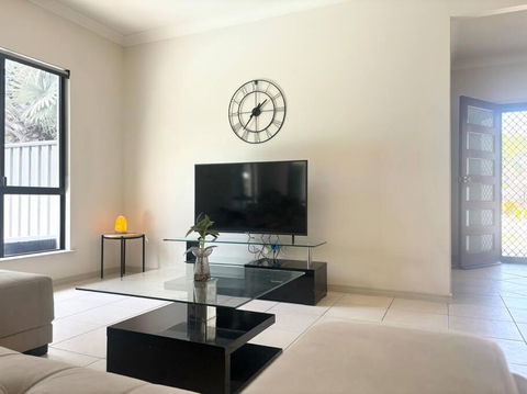 Family Friendly Tropical Oasis With Saltwater Pool - Hotel Gold Coast 4