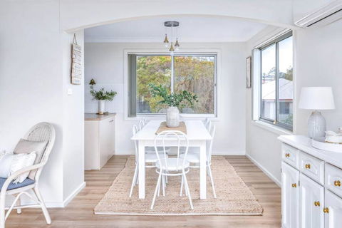 Family Tides - Old Bar Holiday Rentals - Hotel Gold Coast 0