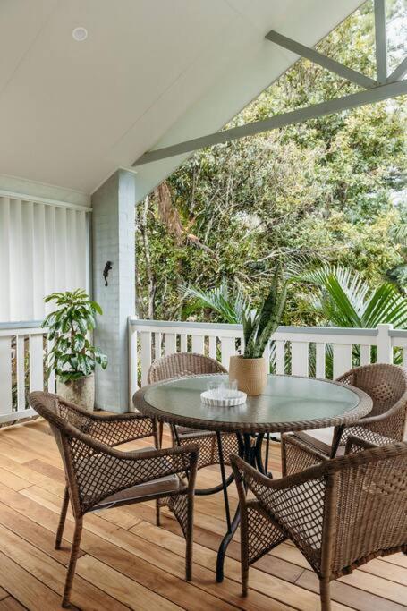 Fingal Bay Family Retreat, The Pines - Hotel Gold Coast 1