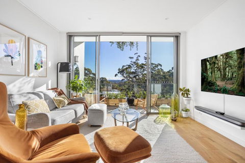 Finlayson Heights - Hotel Gold Coast 1