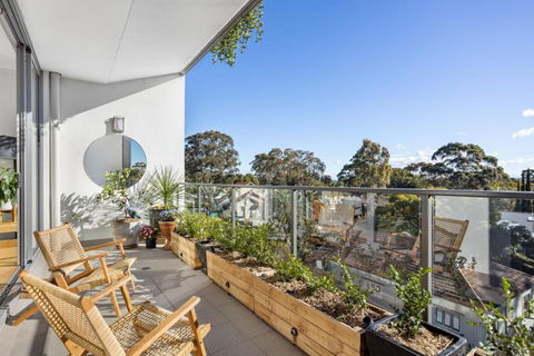 Finlayson Heights - Hotel Gold Coast 2
