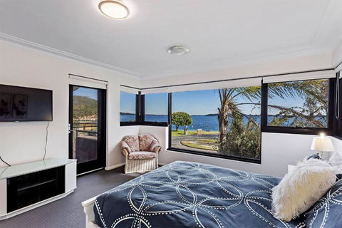 Florentine, 8 11 Columbia Close - Opposite The Beach With Air Con And Water Views - Hotel Gold Coast 3