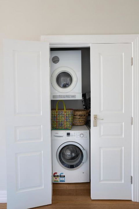 FOREST CORNER - 3 BEDROOM WEATHERBOARD, TRENTHAM - Hotel Gold Coast 3