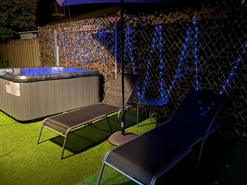 Flamingo Rentals - Modern 2-bed Unit With BBQ & SPA Ideal For Holiday And Business Travel - Hotel Gold Coast 2