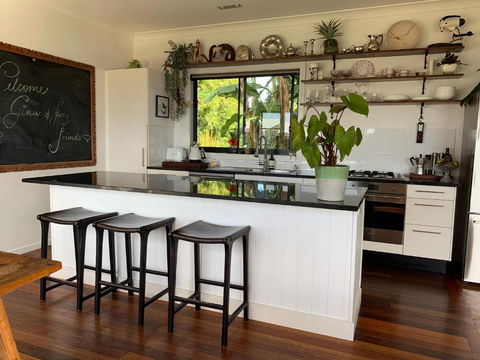 First At The Beach - Hotel Gold Coast 4