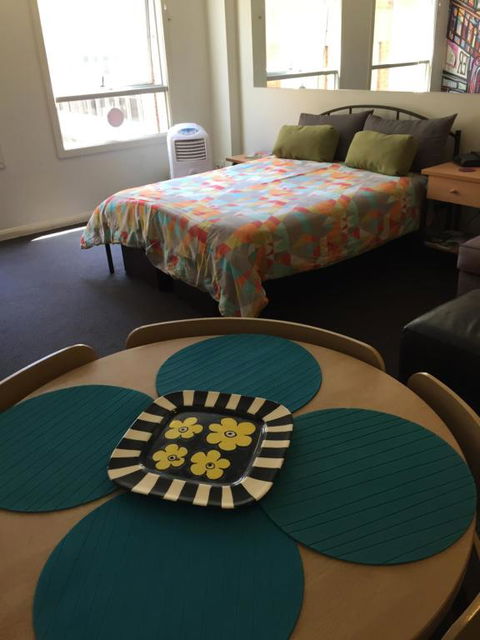 Flinders Street 238, CLEMENTS HOUSE At Federation Square, Melbourne, Australia - Hotel Gold Coast 1